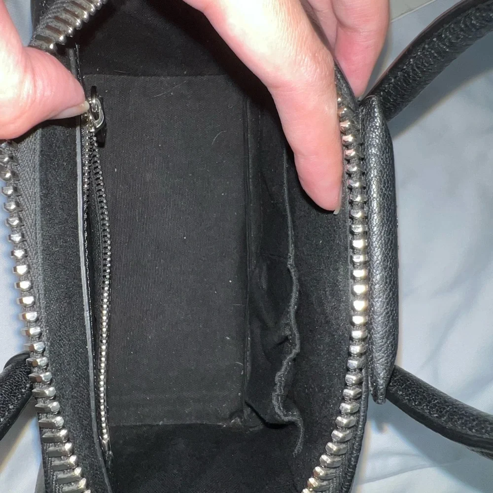 Givenchy Mini Antigona in Black Grained Leather - Picture 10 of 16